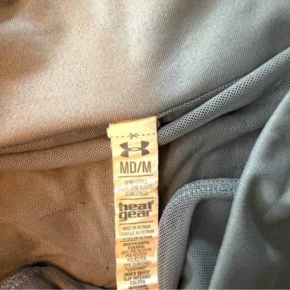 Under Armour Women’s running shorts, size Medium. Silver-Gray. - Picture 2 of 3